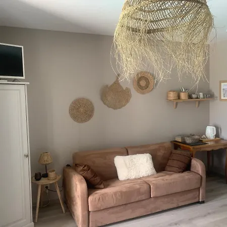 Bed & Breakfast Independante Avec Piscine
