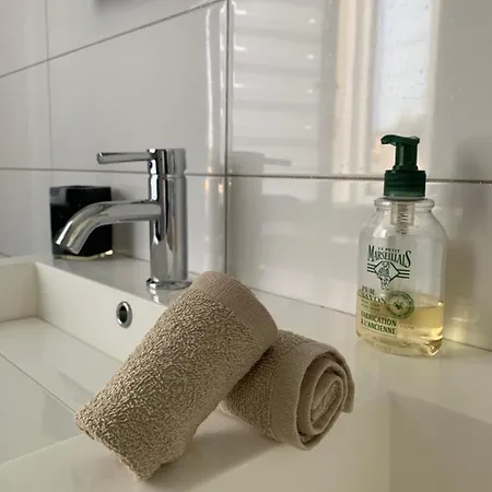 Indépendante Avec Piscine Couette-café Jarnac